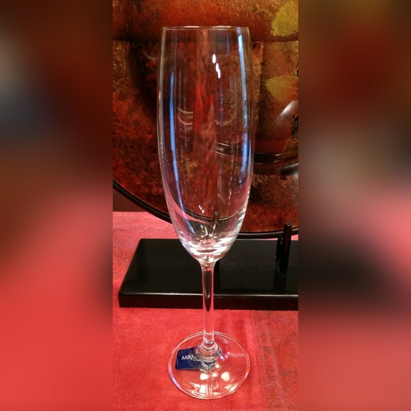Mikasa-New-Julie Crystal Champagne Flutes - Picture 2 of 5